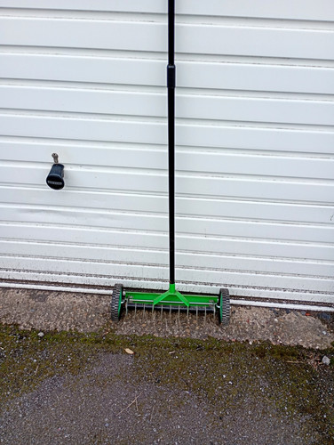 Wheeled metal lawn leaf - metal, rake