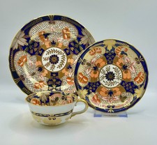 ANTIQUE ROYAL CROWN DERBY