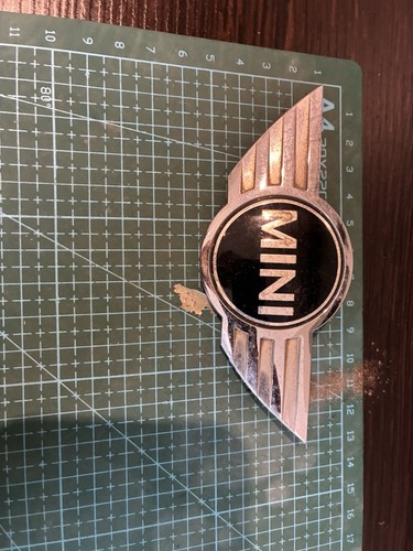 Mini bonnet badge 22778 - 22778, 1r