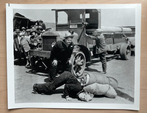 Laurel hardy truck tractor - &,