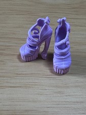 G) Monster High Doll