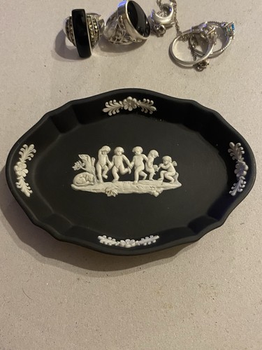 Vintage wedgwood black basalt - black,