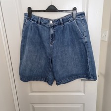 TU Ladies Bermuda Shorts Size 18