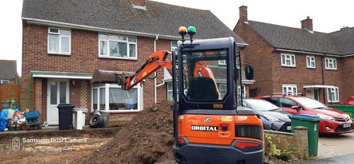 Mini digger and - digger, (2.7tonnes)