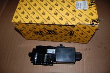 Genuine JCB 25/998300 Valve Divertor, JCB 530 LE [Sway], 530 [Sway],532 [Sway] .