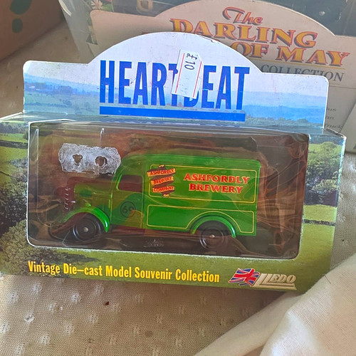 Lledo heartbeat ford van - lledo,