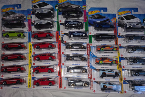 Hot wheels ford - hot, 1:64