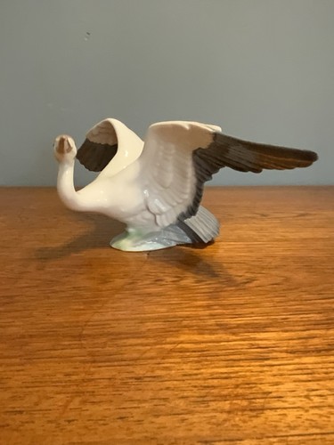 Lladro china figurine - lladro,