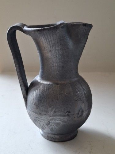 Pottery trefoil mouthed - pottery,