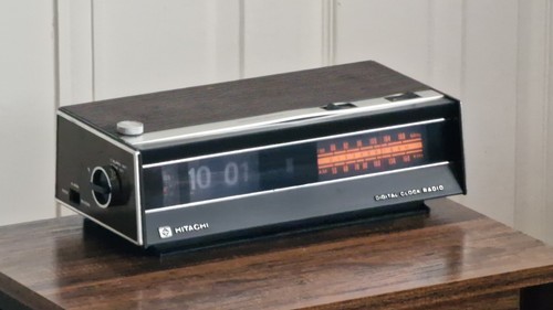 Hitachi flip clock radio - flip, /