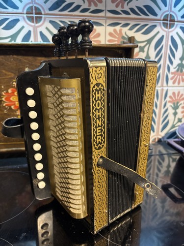 Hohner single one - one, row