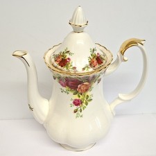 ROYAL ALBERT BONE CHINA OLD COUNTRY ROSES  COFFEE POT.