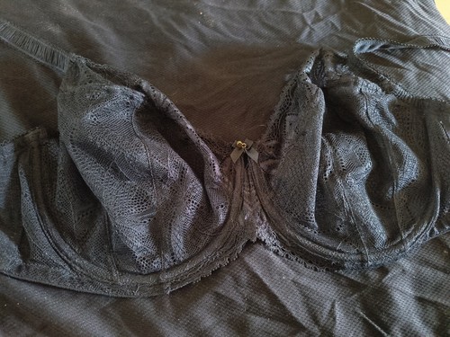 38dd black semi - semi, marks