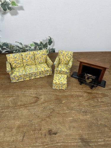Vintage dolls house - dolls,