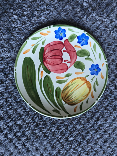 Royal victoria wade pottery - royal,