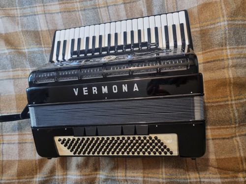 Vermona 120 bass - 41, piano