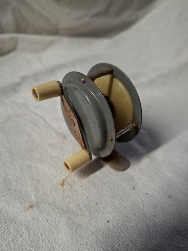 Vintage fly fishing reel - fishing,