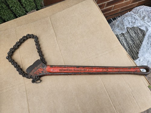 Rigid c18 chain - c18, wrench