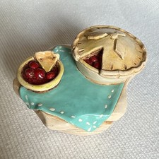 Pendelfin picnic table ,Cherry