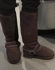 TALL SHEEPSKIN SOFTROCK MOU BOOTS IN ORIGINAL BOX