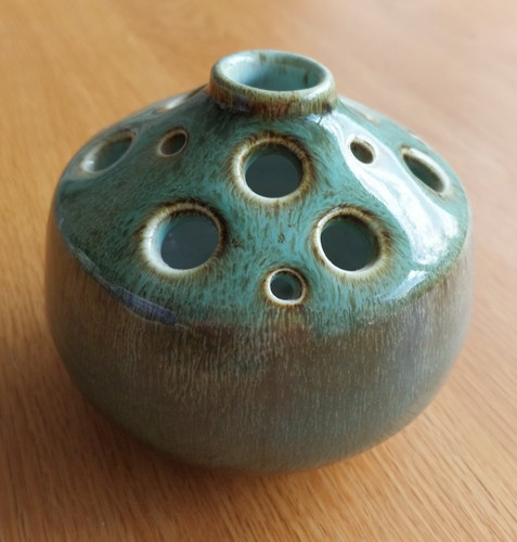 Vintage retro rose vase - rose, frog