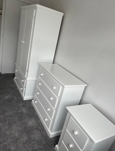 White piece bedrom set chest - set,