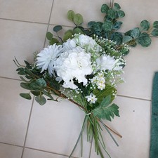 Artificial Flowers for Wedding, Buttonholes, Vase Table Arrangements