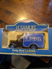 H Samuel Van Lledo Days Gone Promotional Daily Mail Le Walk Boxed