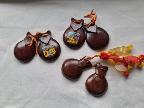 Vintage spanish castanets - x,