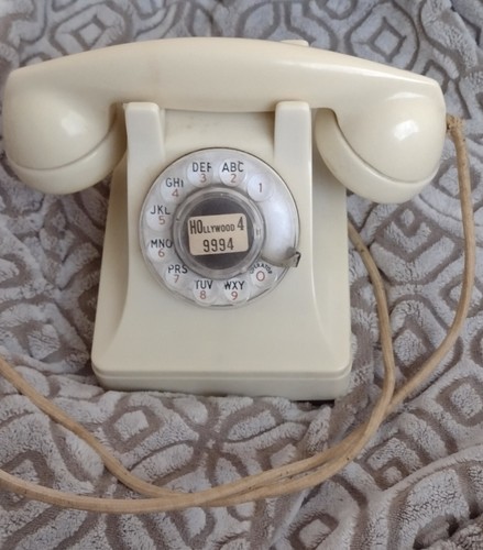 Vintage white 1940 bakelite - white, 1940's