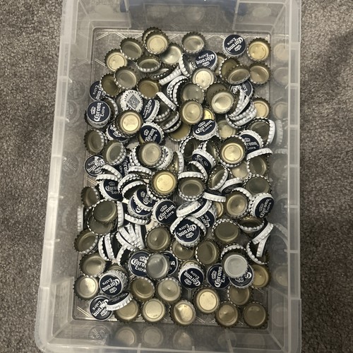 200 corona bottle tops - 200,