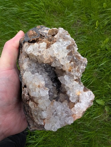 Huge 2kg quartz - huge,