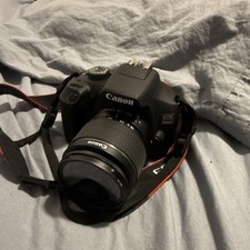 Canon EOS 200D