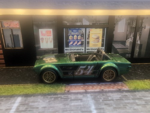 Hot wheels triumph - hot,