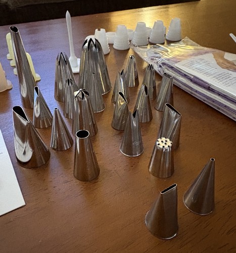Lot wilton tips - 21, for