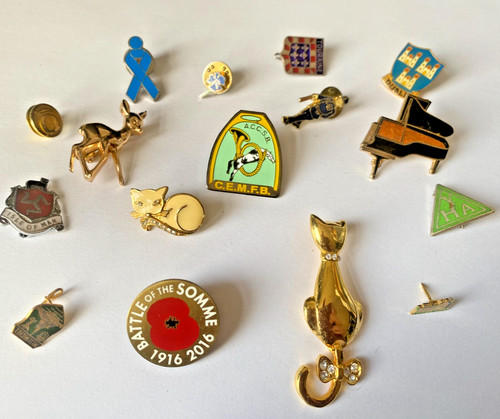 Mixed collection brooches - collection,