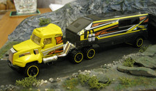 Hot Wheels Super Rigs Desert Force 2014 1st edition Articulated Truck 1:64 scale