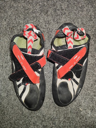 Lowa boulder climbing shoes - x,