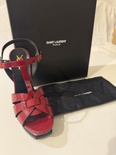 Saint Laurent Tribute Platform