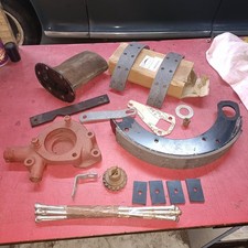 JOB LOT OF MIXED CLASSIC TRACTOR PARTS  FOR SPARES OR REPAIRS FORDSON FERGUSON 