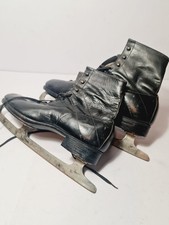 A Pair Black Leather Men's Ice