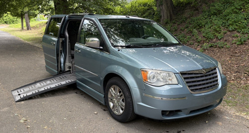 2010 chrysler town country - 2010,