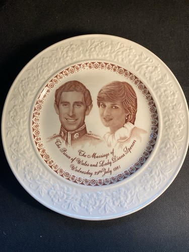 Vintage 1981 charles diana - vintage,