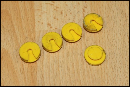 Door card backing clip - clip, disc