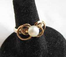 Vintage Sovereign 14k gold