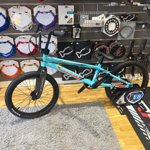 Bombshell avent vandal - bike,
