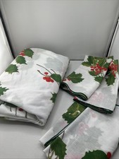 Vintage Holly & Berry 68 Inch