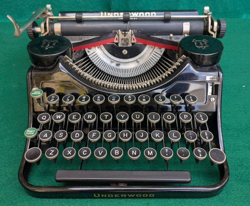 Lovely vintage underwood - ,