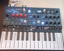Arturia Microfreak Synth (with