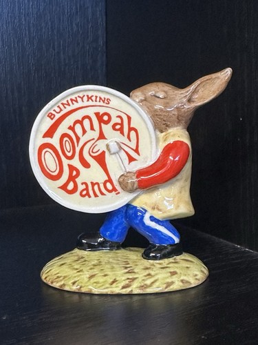 Royal doulton pottery - doulton,
